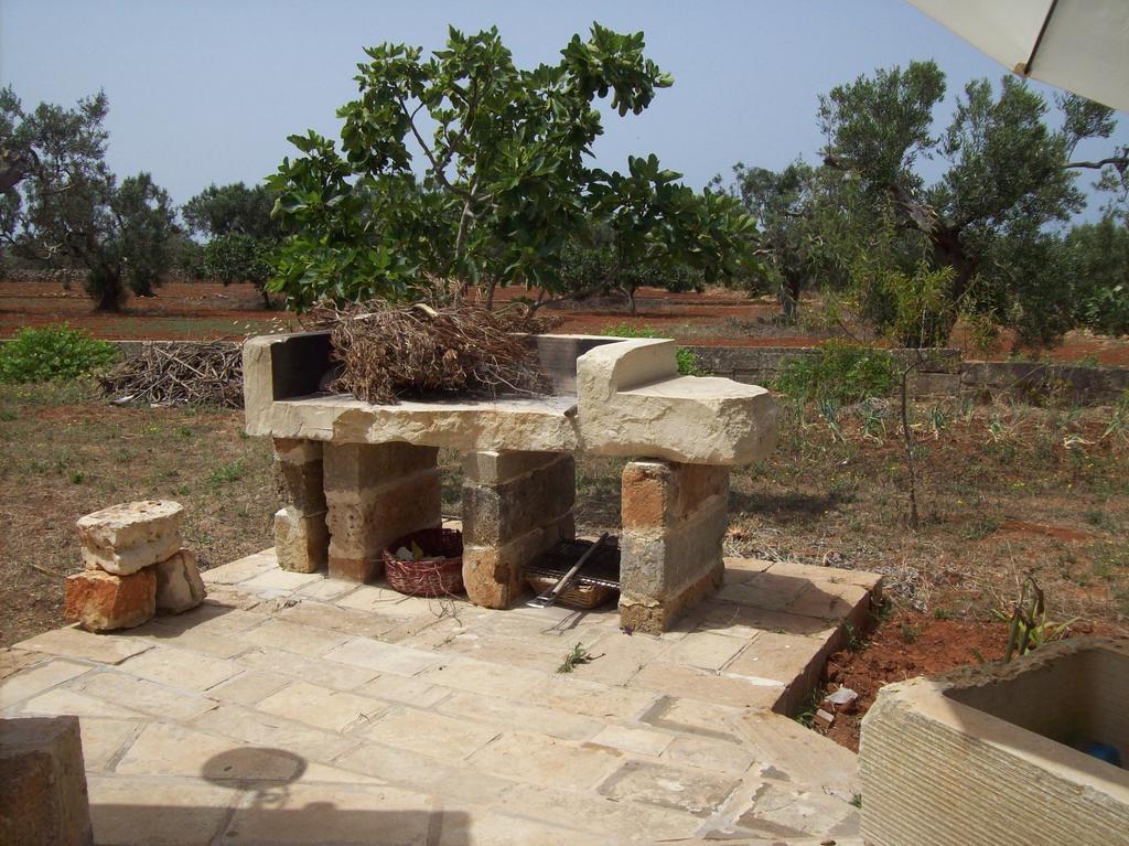 Trullo Contrada Stracca Casa de hóspedes Alliste Exterior foto