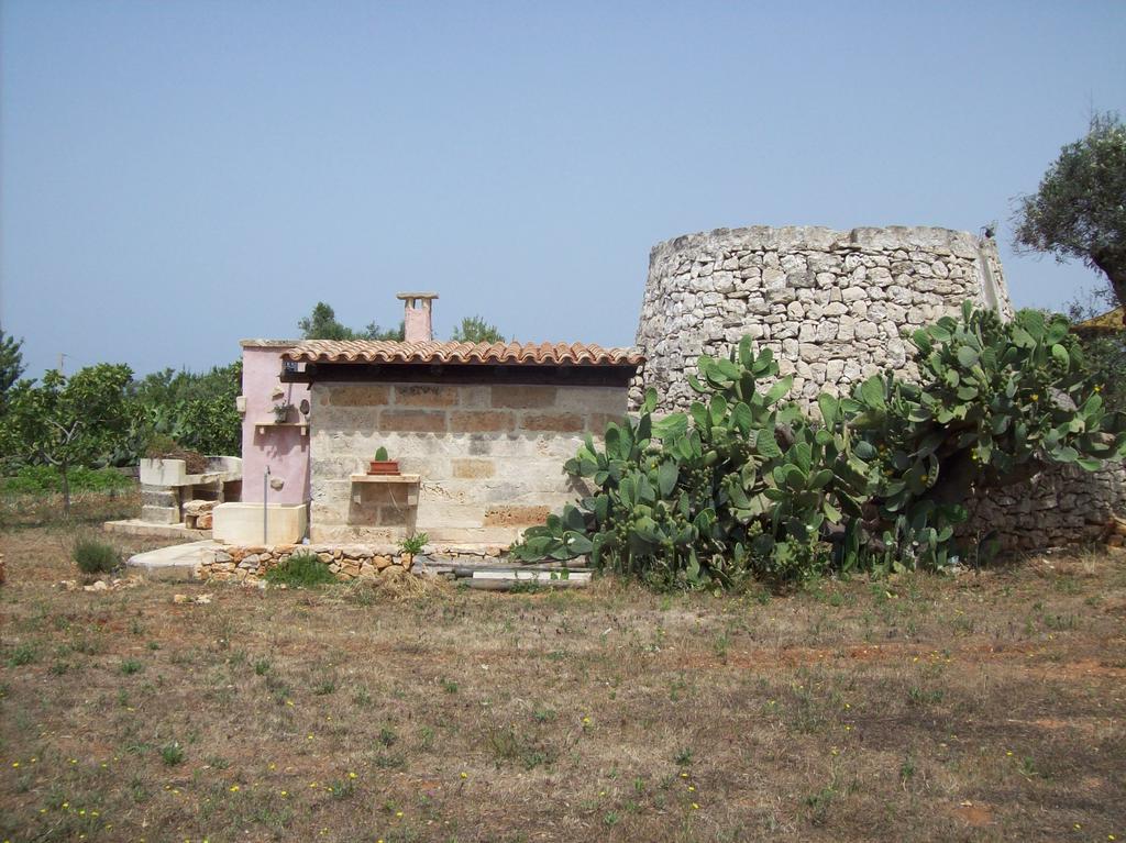 Trullo Contrada Stracca Casa de hóspedes Alliste Exterior foto